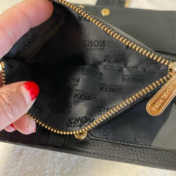 Michael Kors wallet - Picture 8 of 12